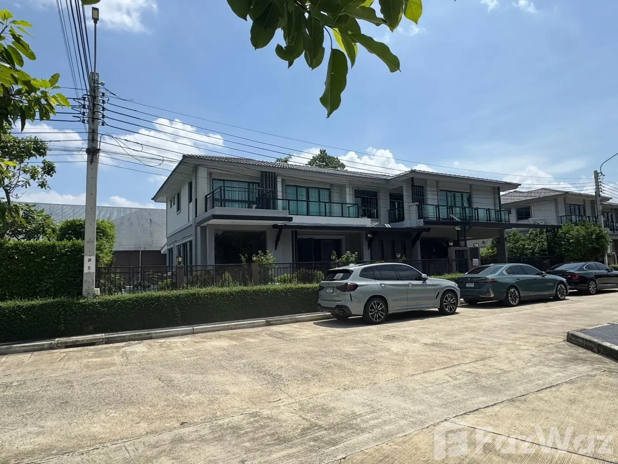 picture Passorn Bangwaek 6739716 - 2/48