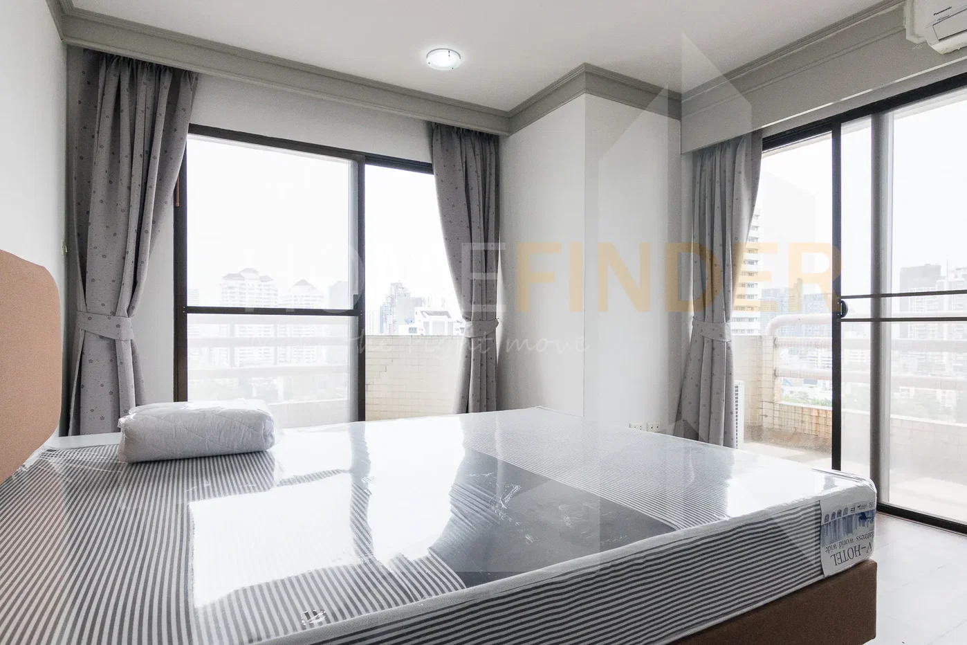 picture Richmond Palace 3 bedrooms, for rent - 5/11