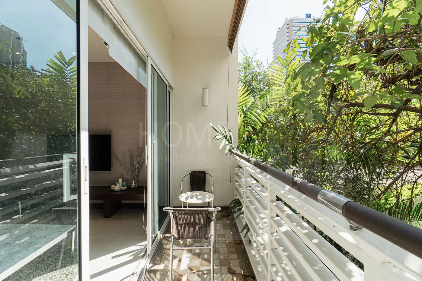 picture Avenue 61 2 bedrooms, for rent - 8/8