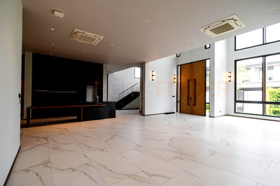 Houses for sale Suan Luang : Siraninn Residences Pattanakarn 5 bedrooms, for sale