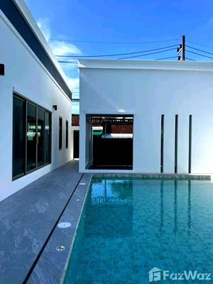 Houses for sale Phuket : 3 Bedroom Villa for sale in Chalong, Phuket  6739143