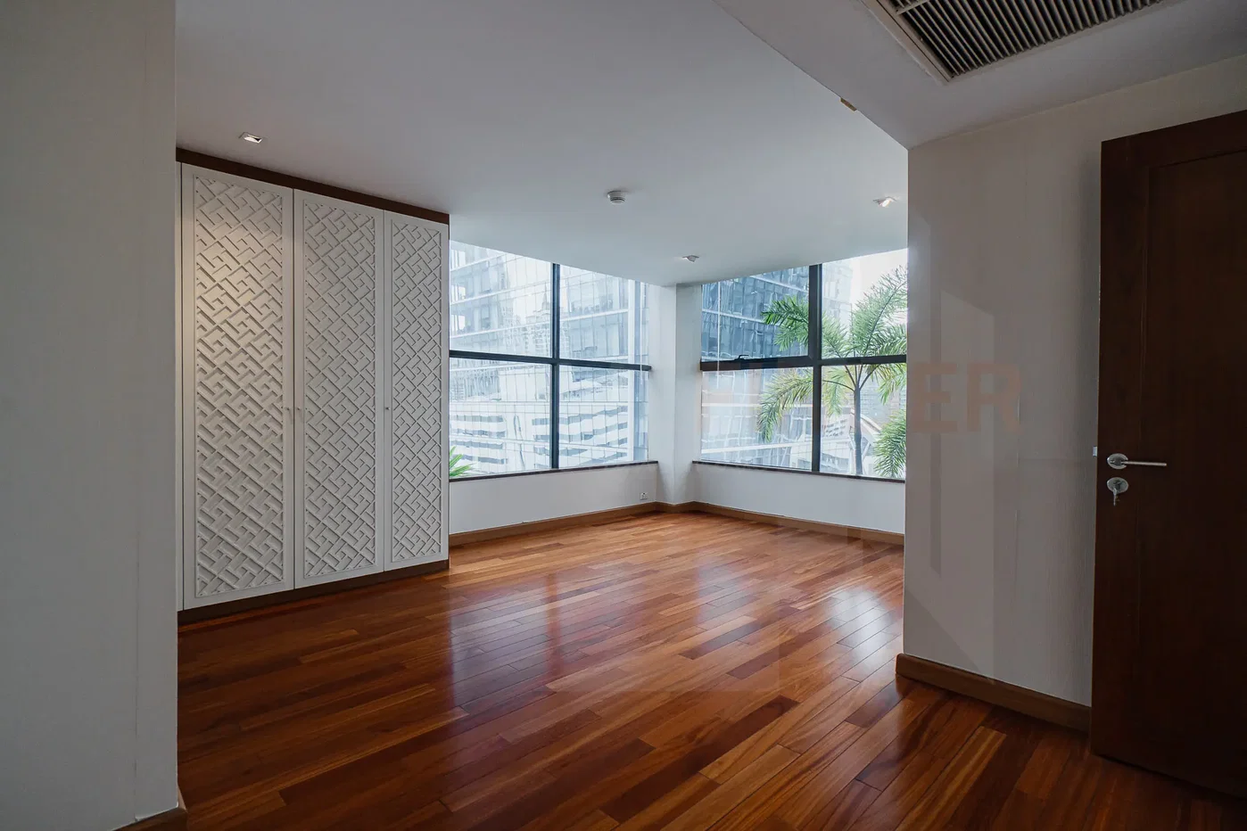 รูป Somkid Gardens Condominium 3 bedrooms, for sale - รูปที่ 11/21