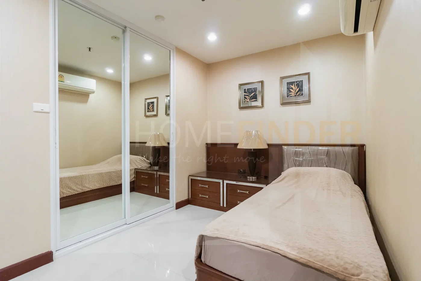 picture Baan Suanpetch condominium 3 bedrooms, for rent - 11/17