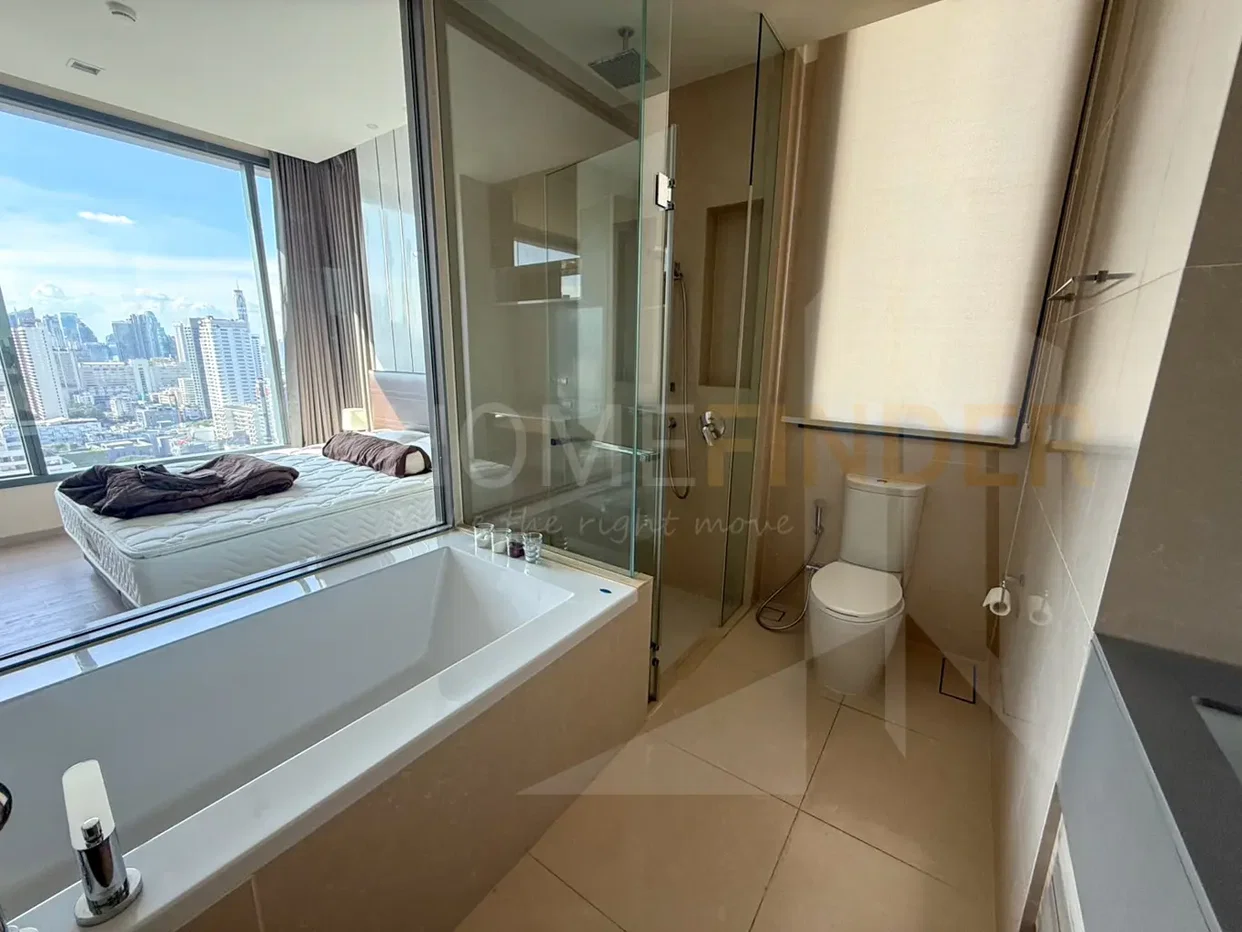 picture Esse Asoke 2 bedrooms, for rent - 11/12