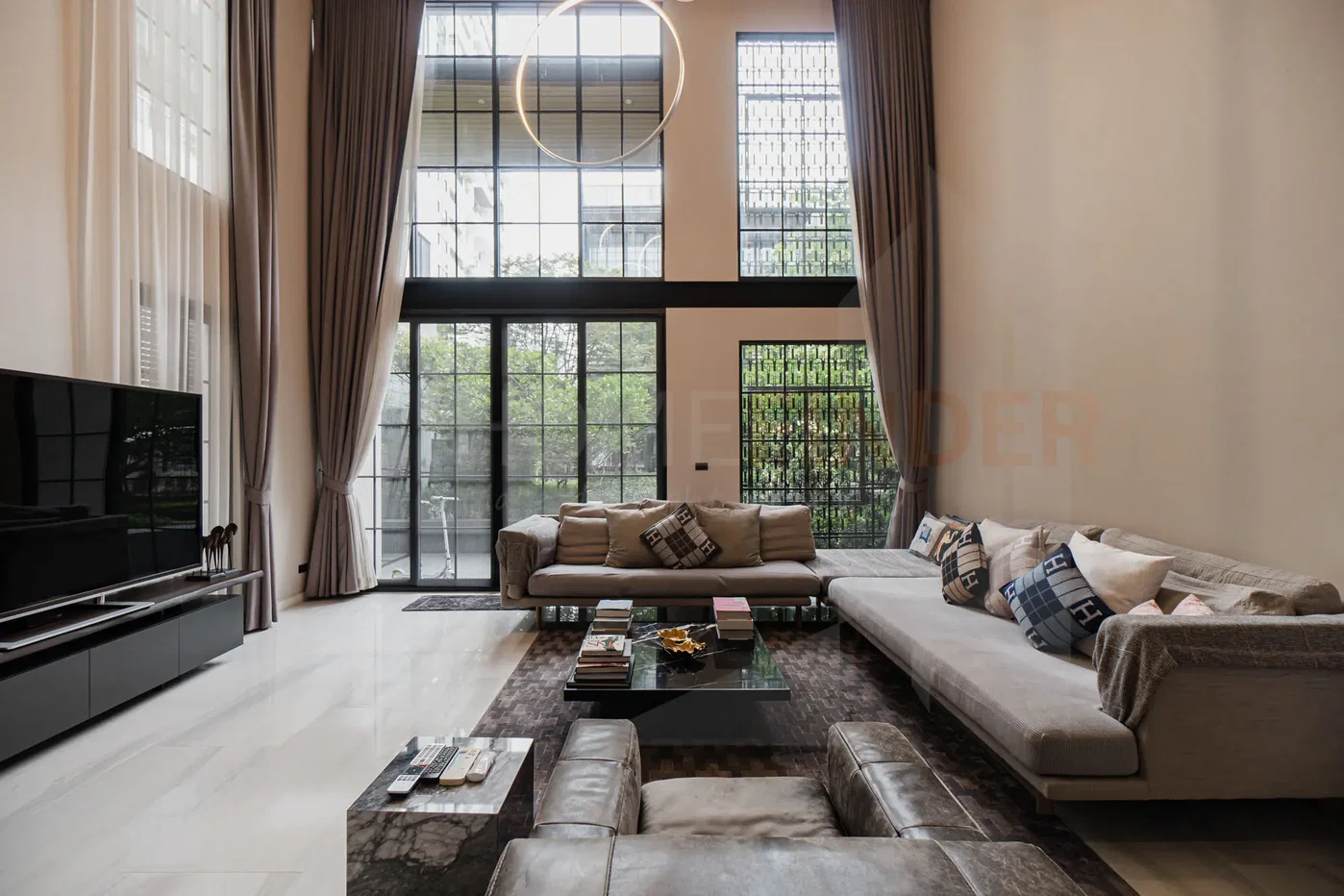 picture The Quarter 31 4 bedrooms, for sale - 2/13