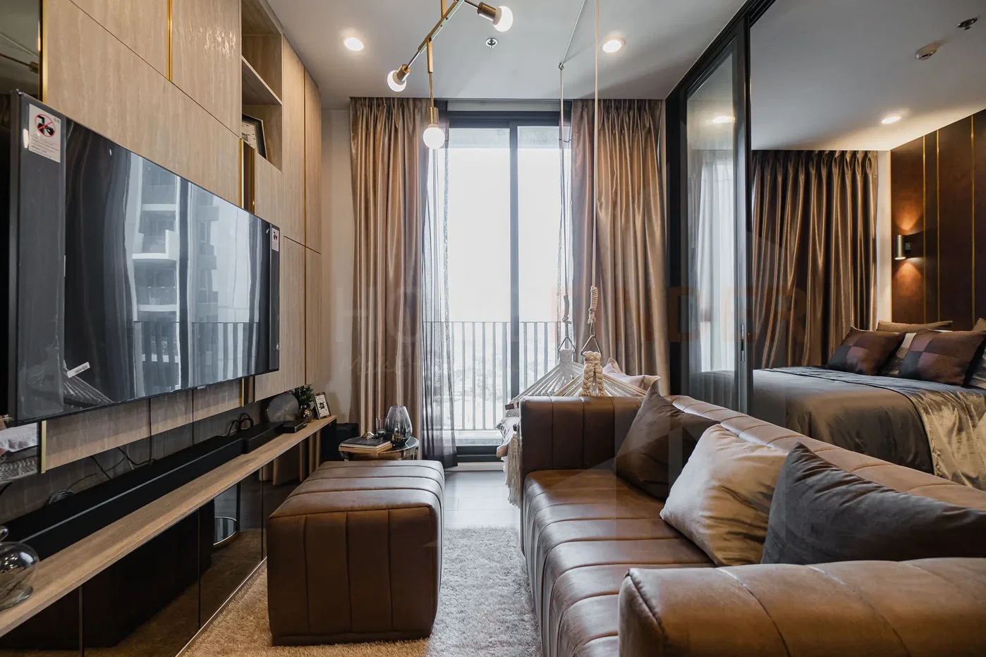 รูป Whizdom Essence Sukhumvit 2 bedrooms, for sale - รูปที่ 2/16