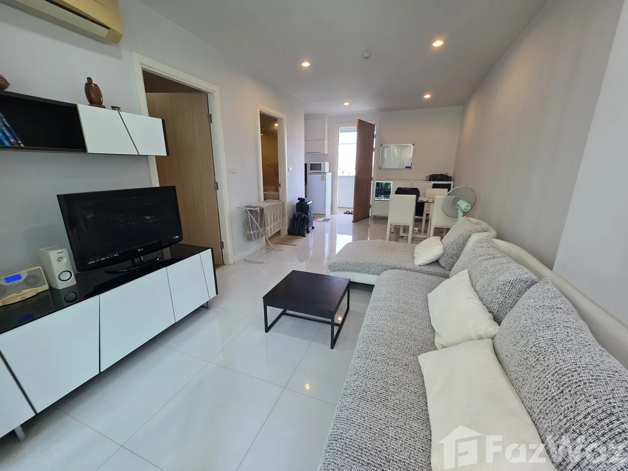 picture Spacious condo unit 3 minutes walk to beach 6739077 - 12/13
