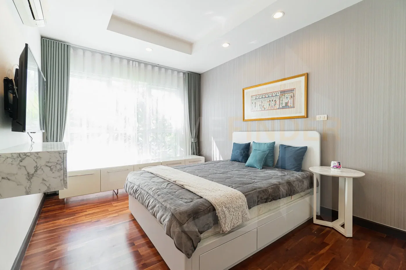 picture Avenue 61 2 bedrooms, for rent - 5/8