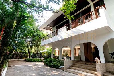 Houses for sale : Pool Villa in Sukhumvit 5 bedrooms, for sale