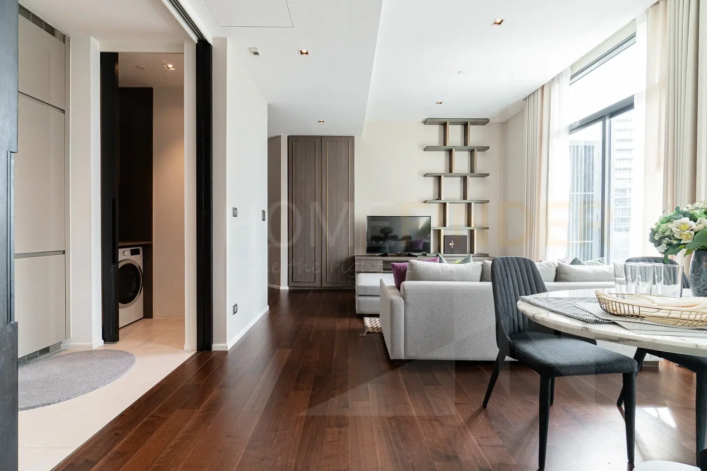picture The Diplomat 39 2 bedrooms, for rent - 4/12