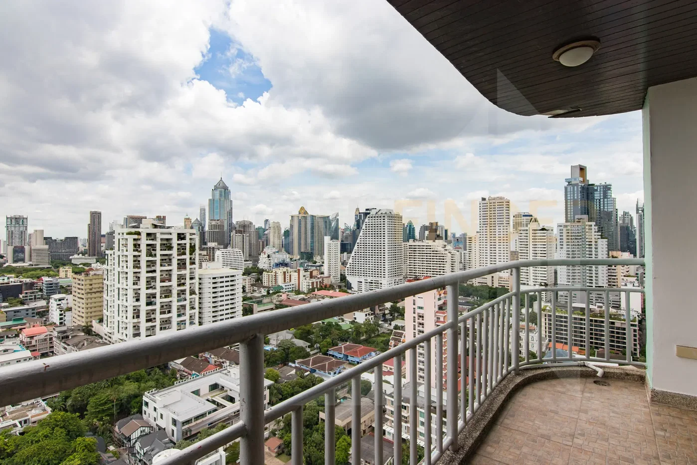 picture Lake Green 2 bedrooms, for rent - 13/13