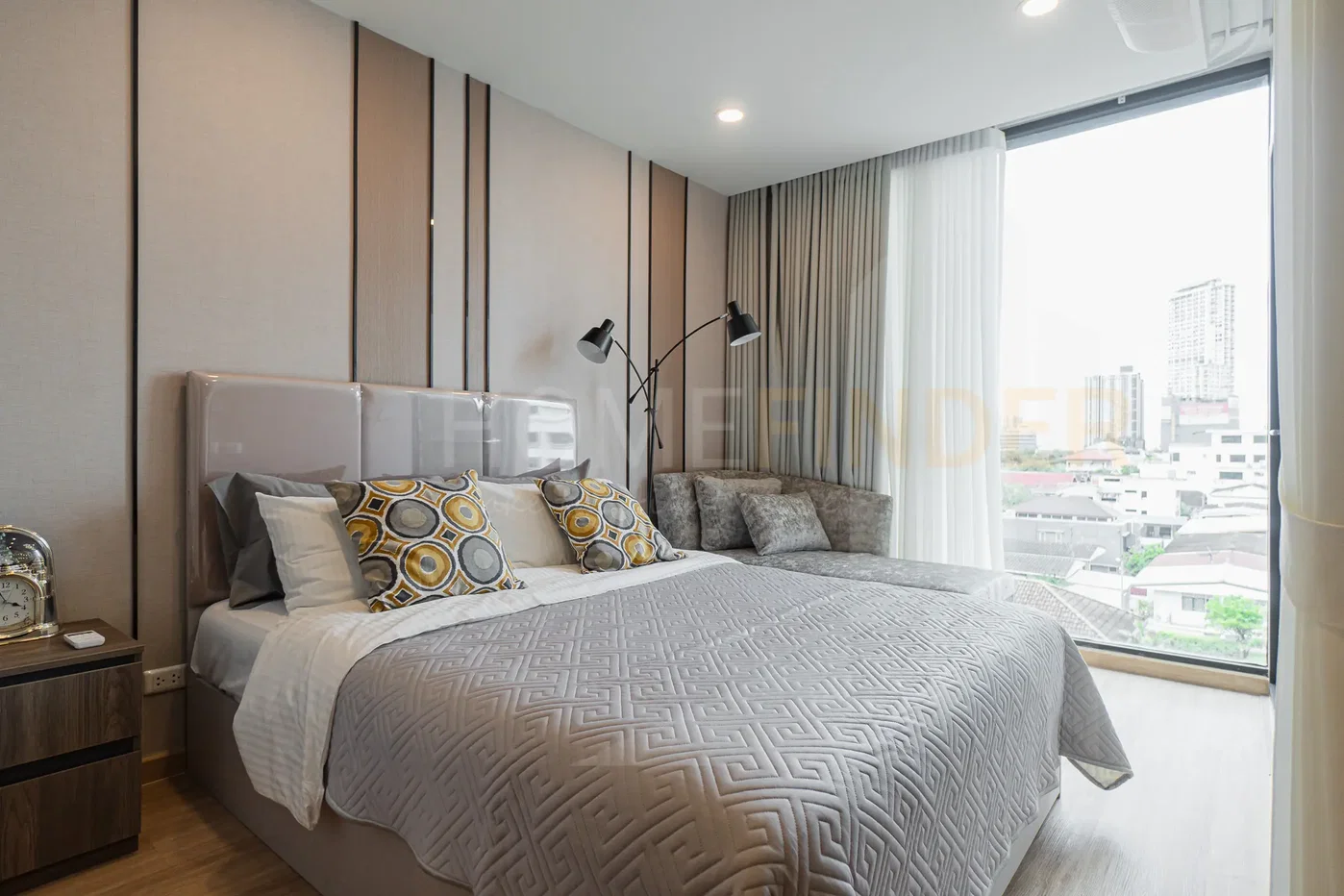 picture Lloyd Soonvijai - Thonglor 2 bedrooms, for rent - 7/11