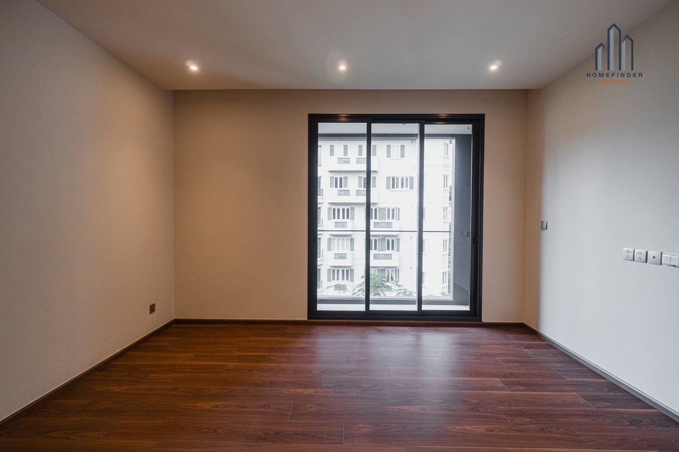 picture via 61 2 bedrooms, for sale - 4/20