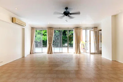 Houses for rent Srinakharinwirot University Prasanmit Campus : House Soi Soonvijai, 4 Bedrooms, Private Pool, Garden near Bangkok International Hospital 4 bedrooms, for rent