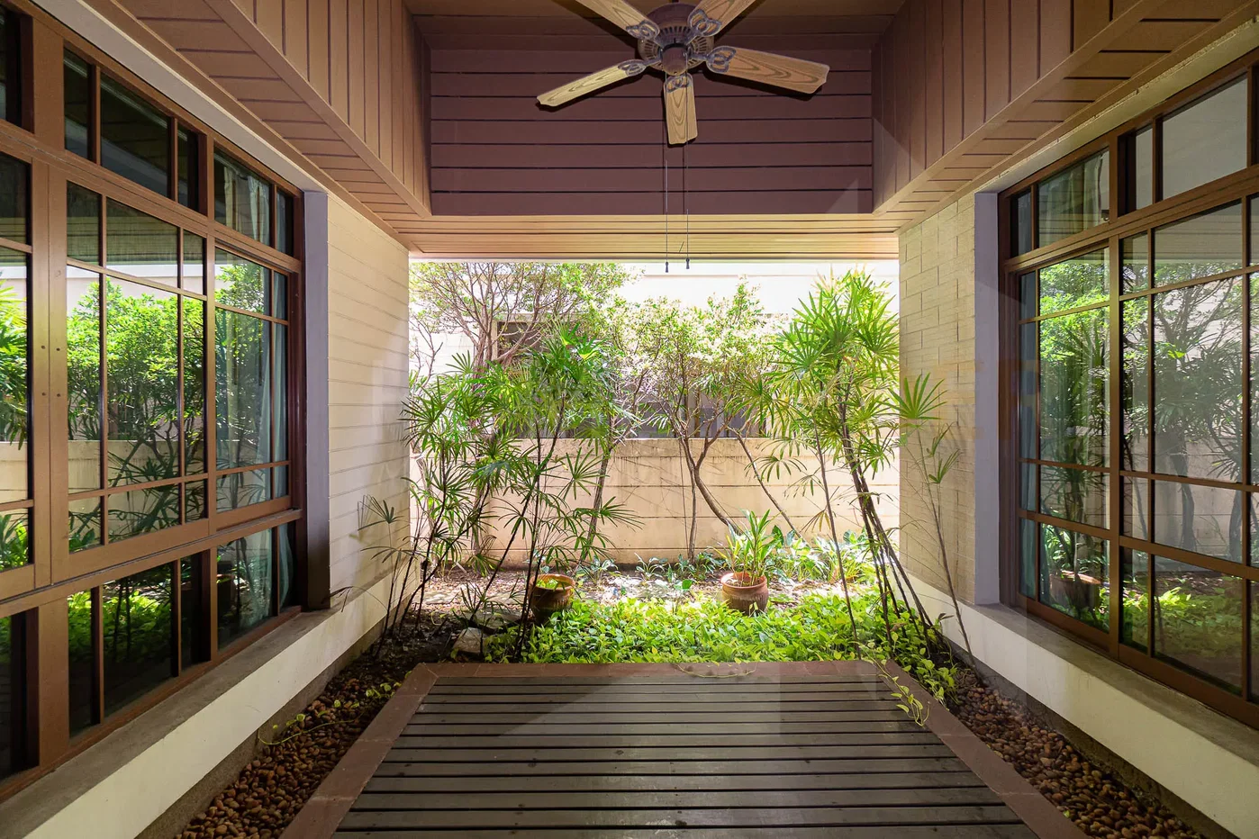 รูป Baan Sansiri Sukhumvit 67, 4 bedroom house in Bangkok, Phra Khanong luxury gated community 4 bedrooms, for rent - รูปที่ 14/16