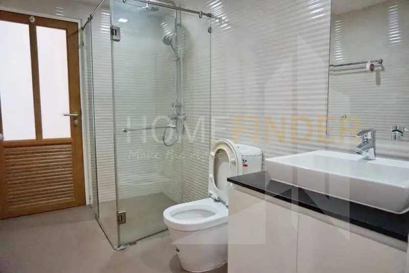 picture Royal Castle 3 bedrooms, for rent - 15/15