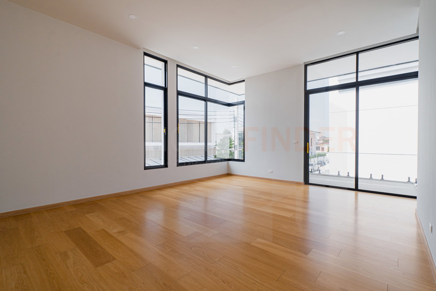 รูป The Master Ekkamai-Ramintra 4 bedrooms, for sale - รูปที่ 5/27