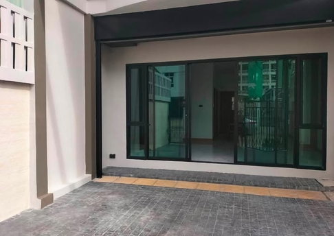 1 ห้องนอน | 1 ห้องน้ำ | BTS Asok | 32 ตร.ม. | 28,000 บาท/เดือน | ชั้น 28 — Edge Sukhumvit 23 กรุงเทพฯ