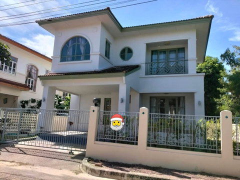 🏡✨ ขาย / เช่า บ้านเดี่ยวรีโนเวทใหม่ หมู่บ้านชัยพฤกษ์ 1 สุวินทวงศ์ – คุ้มเกล้า 7 3 ห้องนอน 2 ห้องน้ำ บ้านสวย บรรยากาศสงบ เป็นส่วนตัว
