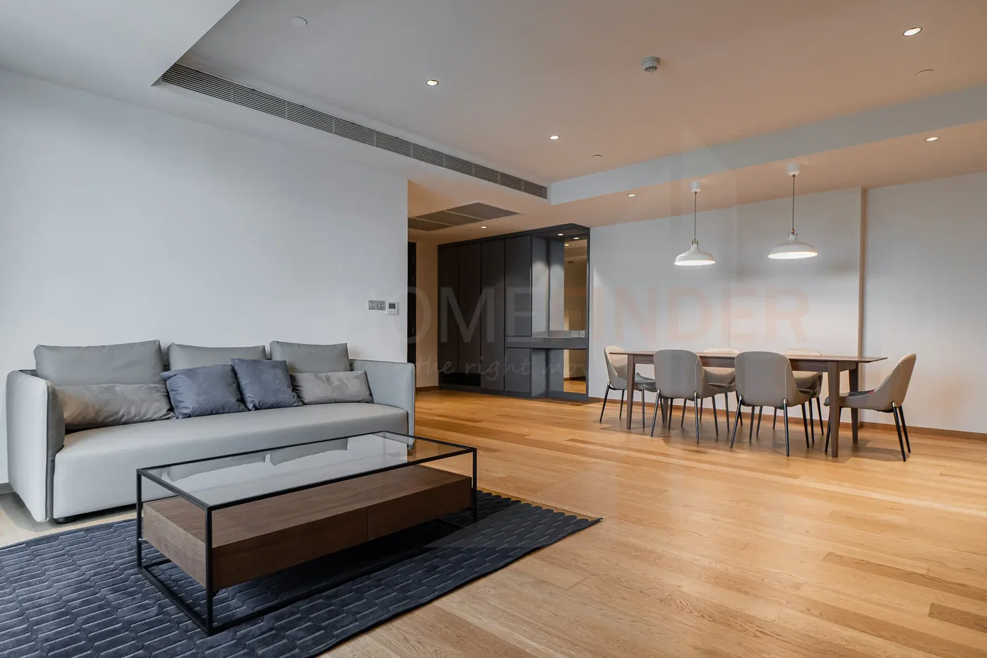 picture Supreme Legend Condominium 2 bedrooms, for sale - 1/13
