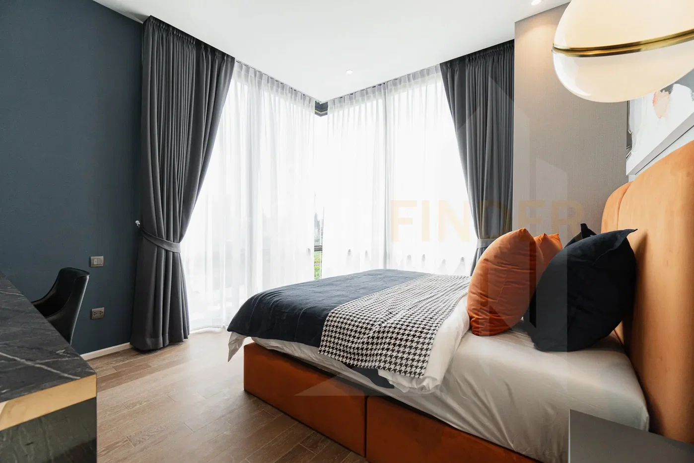 picture Muniq Langsuan 2 bedrooms, for rent - 8/13