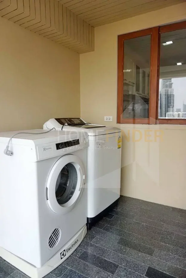 picture Royal Castle 3 bedrooms, for rent - 8/15