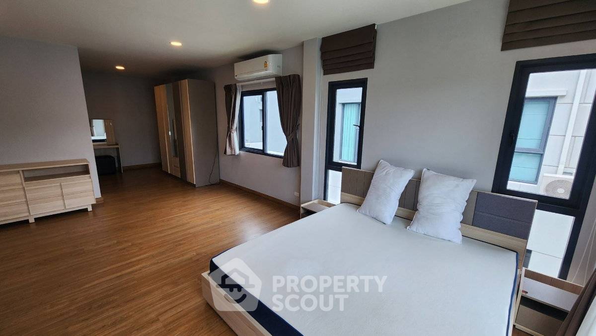 รูป บ้านเดี่ยว 4 ห้องนอน 190 ตร.ม. ให้เช่า Centro Bangna (ID 3257133) - รูปที่ 11/15