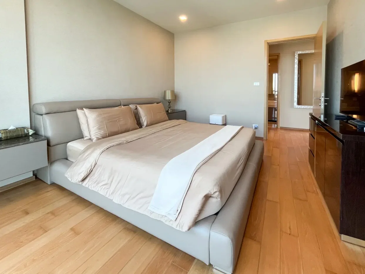 picture Hyde Sukhumvit 13 3 bedrooms, for sale - 8/10