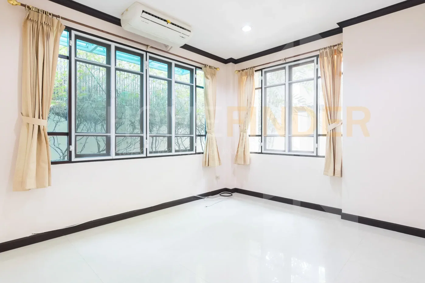 picture House Ekamai 10 4 bedrooms, for rent - 5/16