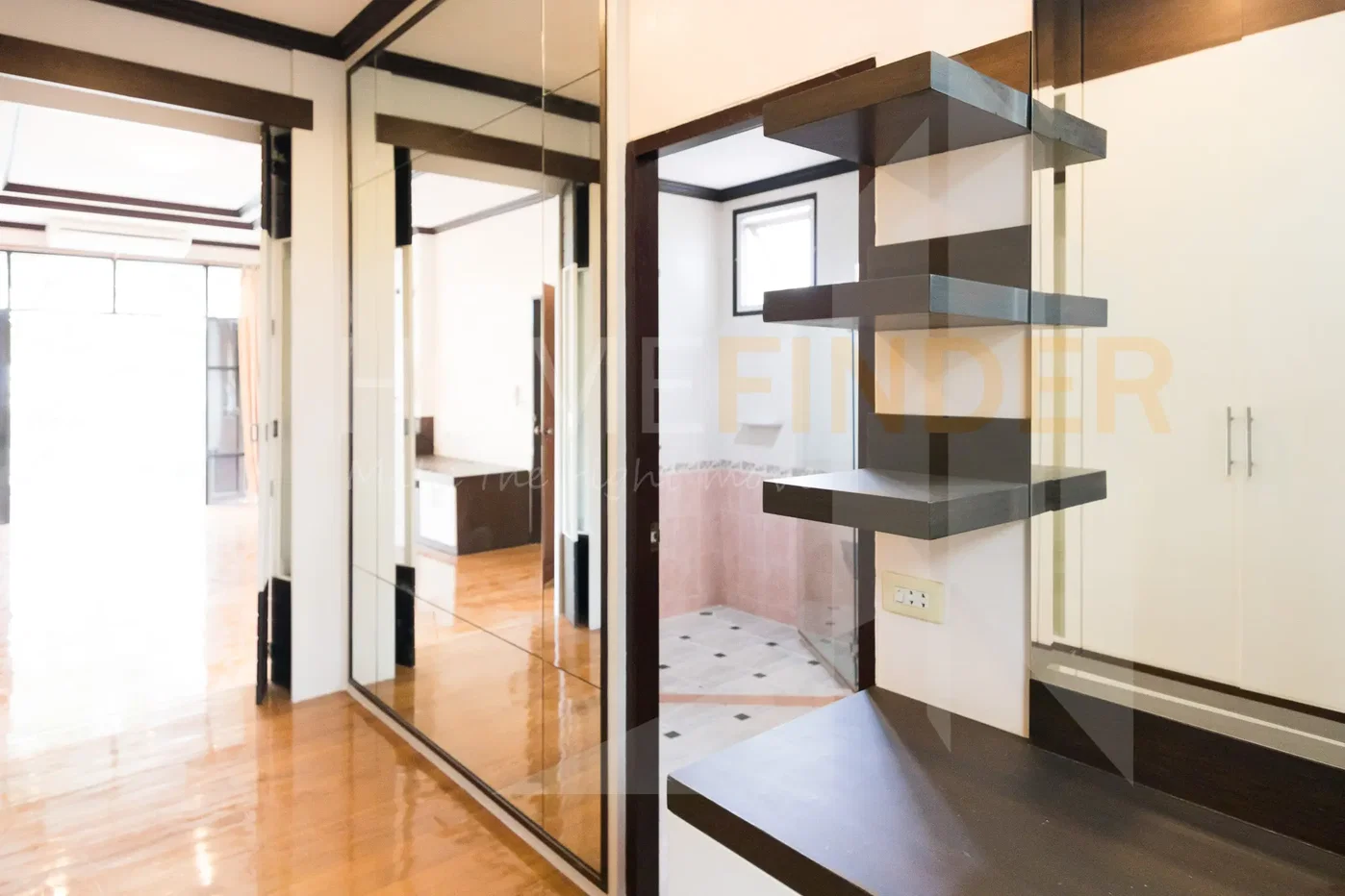 picture House Ekamai 10 4 bedrooms, for rent - 9/16