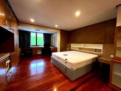 Houses for sale Airport Link Hua Mak : Mooban Panya Village 5 bedrooms, for sale
