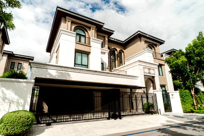 Houses for sale : CINQ ROYAL Krungthep Kreetha 5 bedrooms, for sale