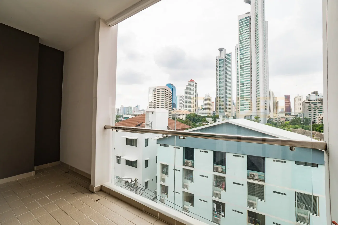 picture Y.O. Place 2 bedrooms, for rent - 9/13