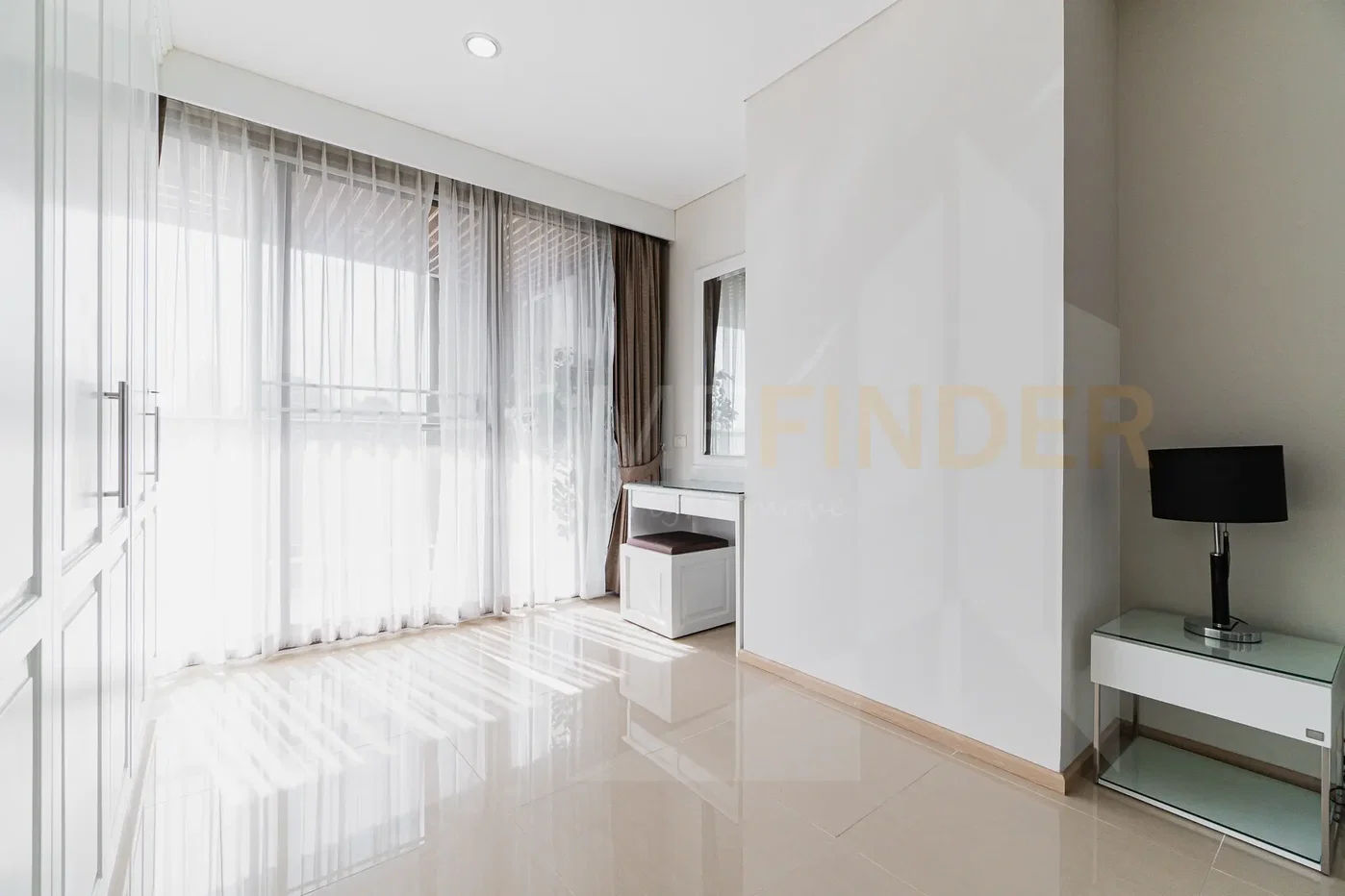 picture The Lakes 2 bedrooms, for rent - 11/22