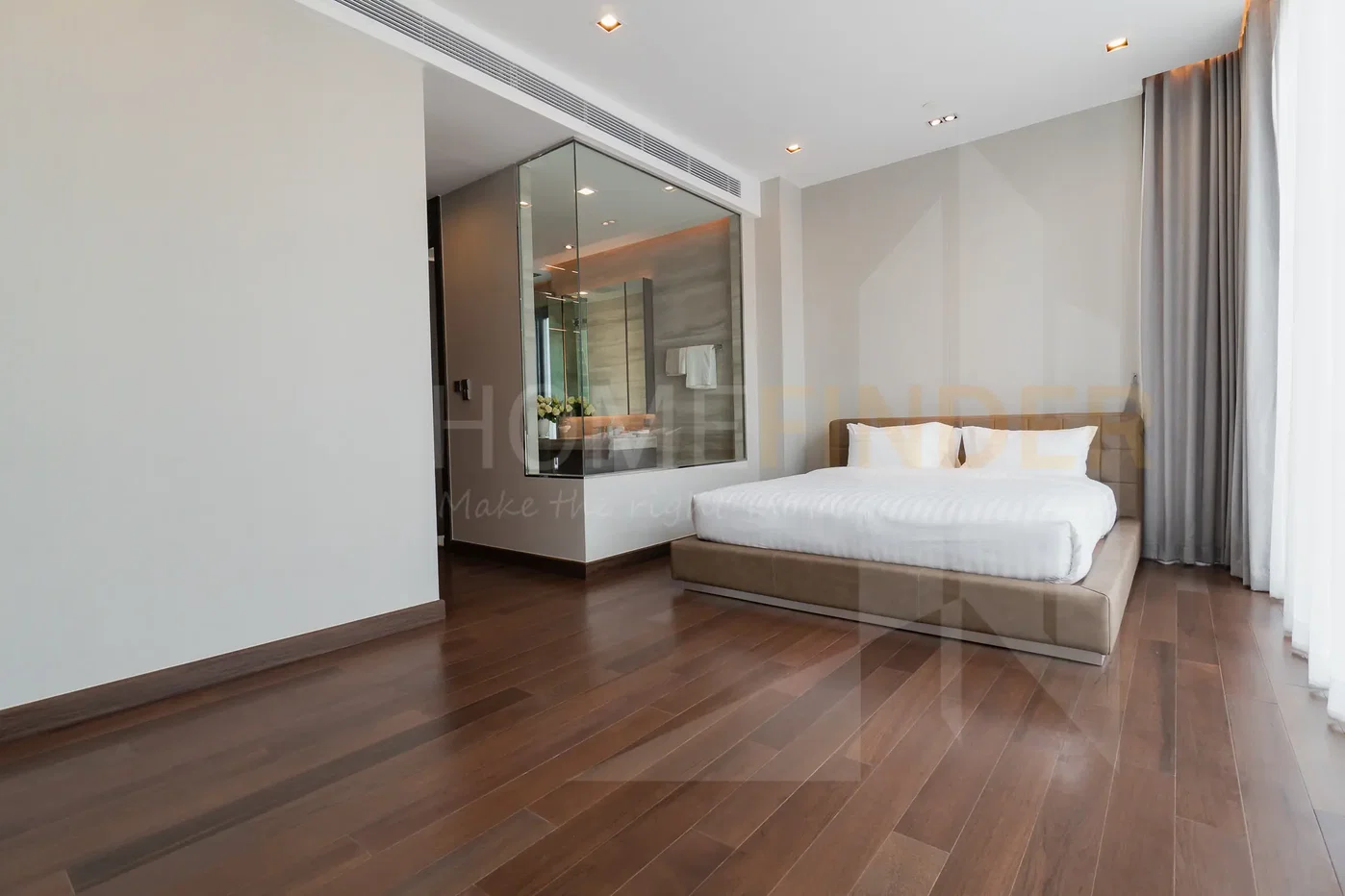 picture Q 1 Sukhumvit 3 bedrooms, for rent - 9/26
