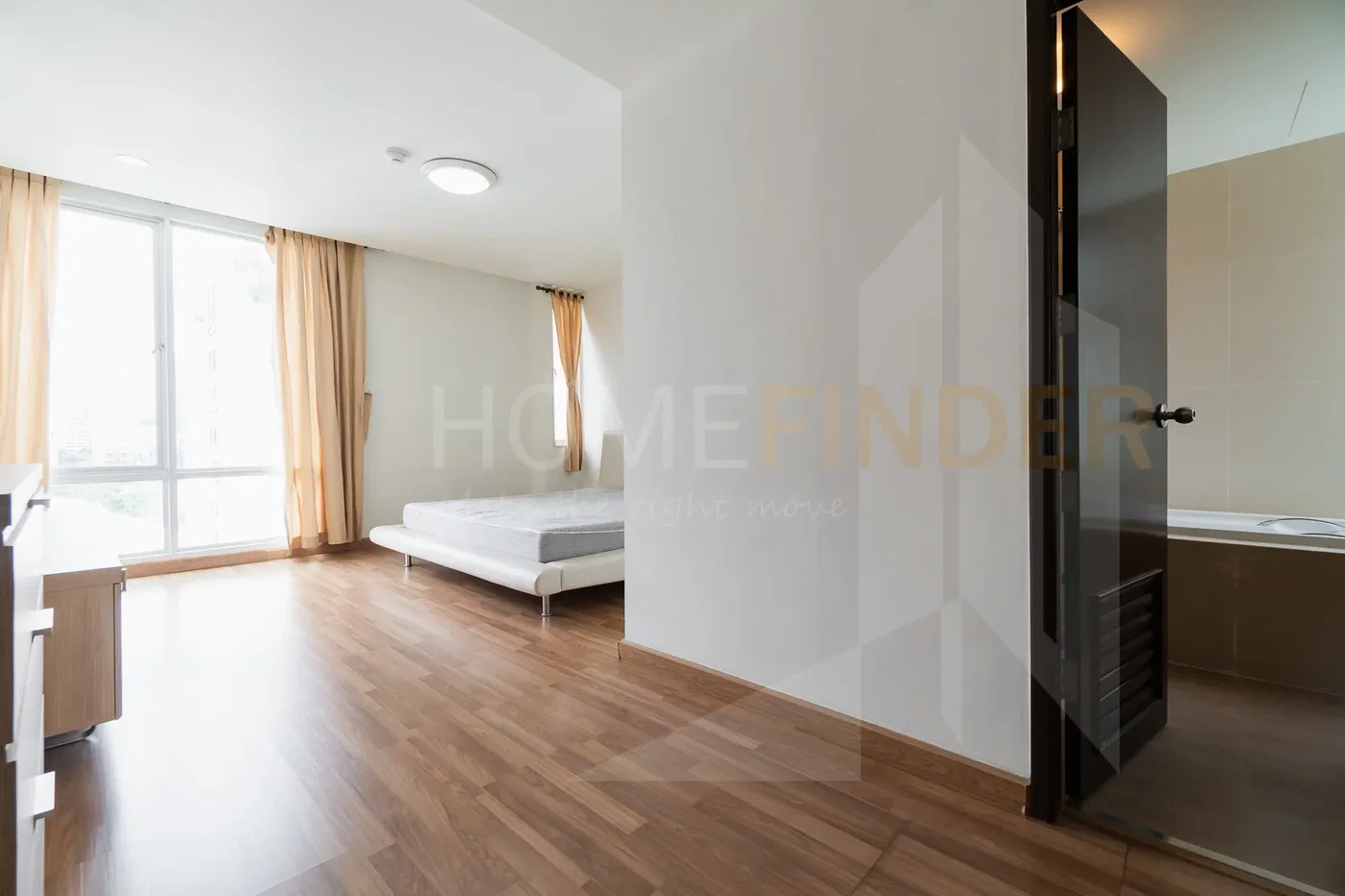 picture Y.O. Place 3 bedrooms, for rent - 12/16