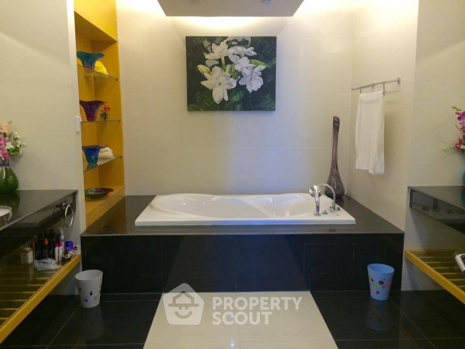 รูป คอนโด 4 ห้องนอน ชั้น 22 พื้นที่ 268 ตร.ม. La Royale Beach Condo (ID 998576) - รูปที่ 9/27