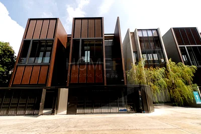 ทาวน์โฮม ม.รามคำแหง : BAAN U CHAROEN TOWN IN TOWN 3 bedrooms, for sale
