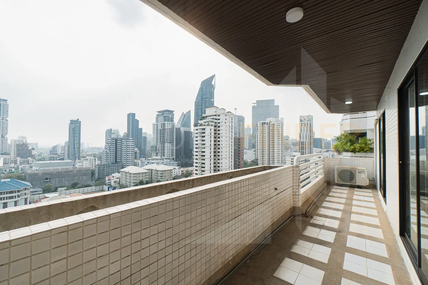 picture Richmond Palace 2 bedrooms, for rent - 8/9
