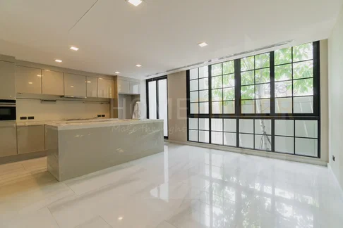 Quarter 31 4 bedrooms, for sale