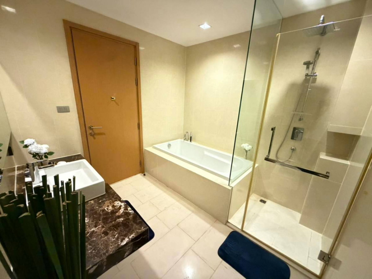 picture HYDE Sukhumvit 13 | High-Floor 2BR | 77.4 Sq.m. | Panoramic City View | THB 14M - 5/18