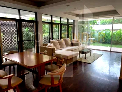 Houses for rent Bangkok : House Soi Sukhumvit 71 4 bedrooms, for rent