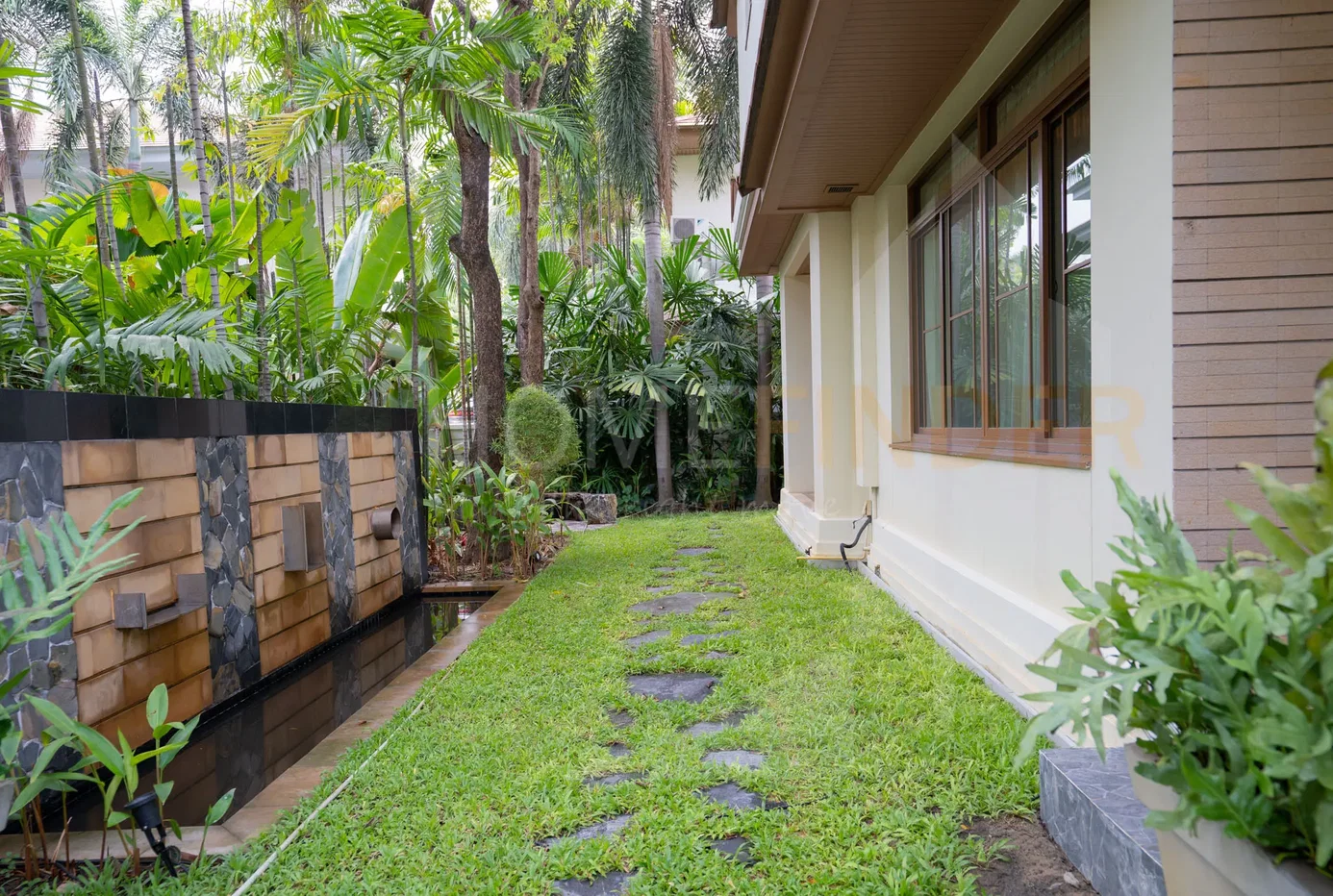 picture Narasiri Pattanakarn 5 bedrooms, for sale - 25/27