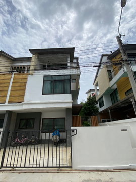 jo607 3-Story Fully Furnished Semi-Detached House for Rent at Veridian Ratchaphruek, Near the Security Gate