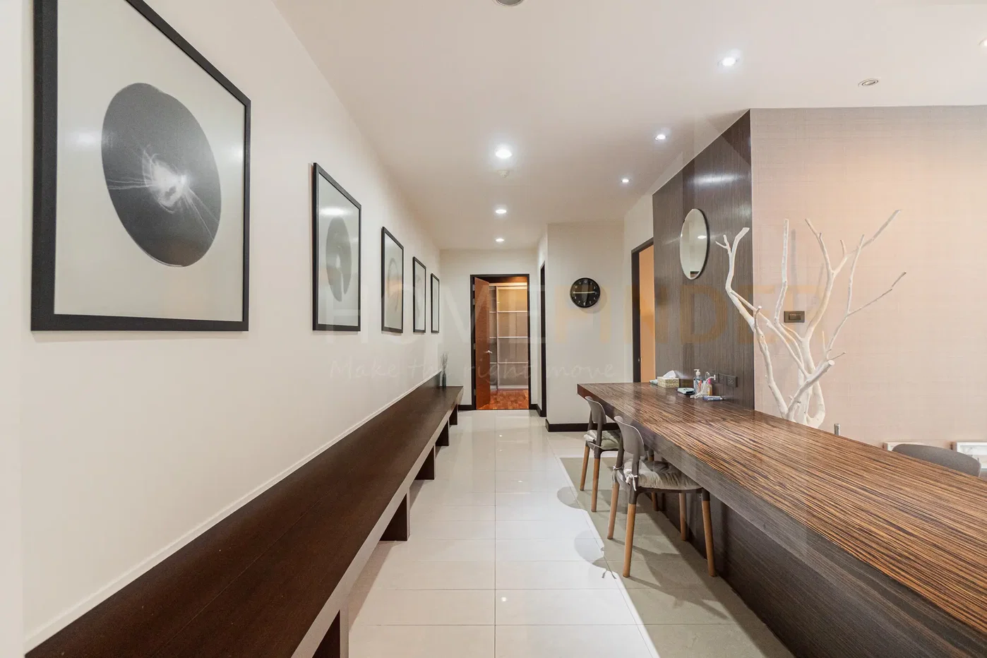 picture Avenue 61 2 bedrooms, for rent - 2/9