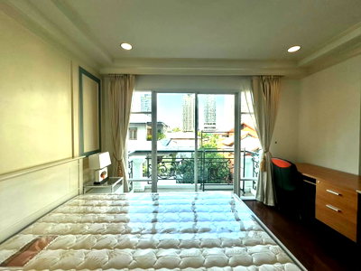 ขายคอนโด : La Vie En Rose Place 3 bedrooms, for sale