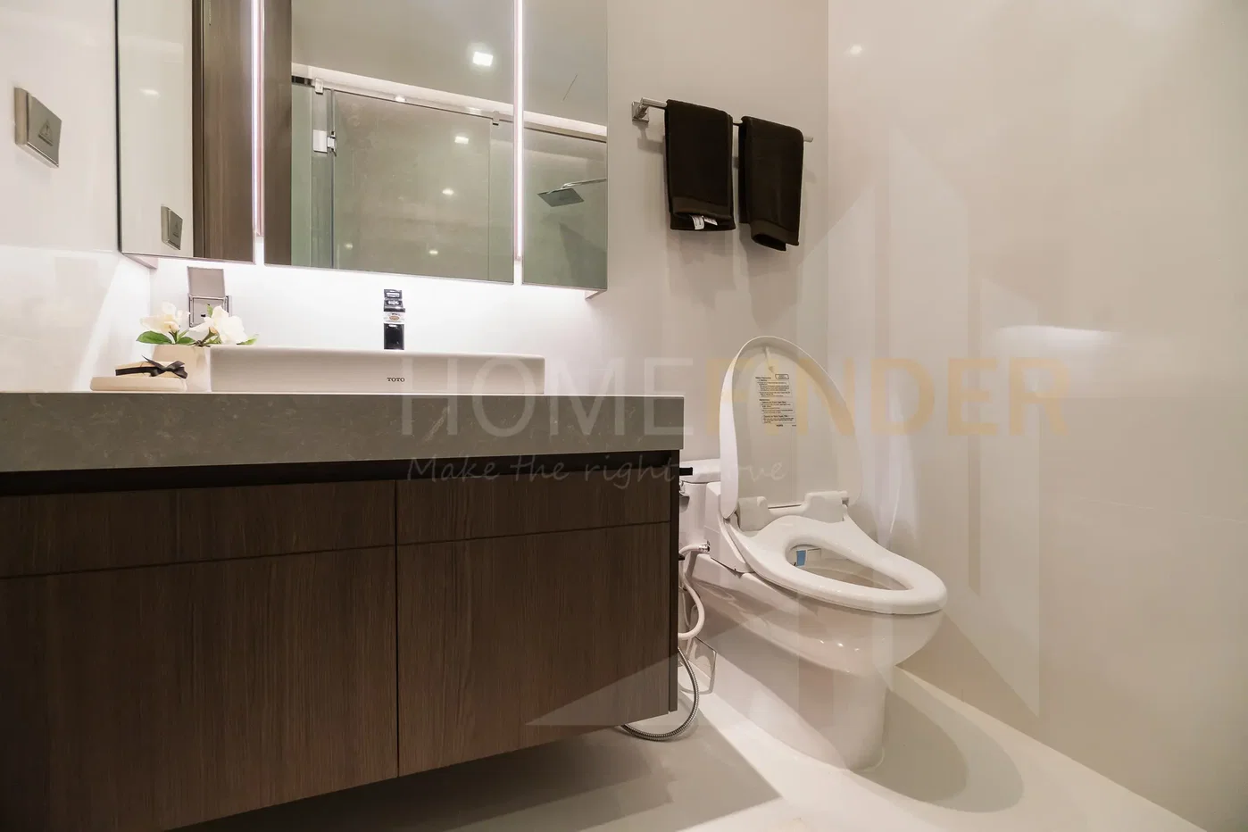 picture Q 1 Sukhumvit 3 bedrooms, for rent - 19/26