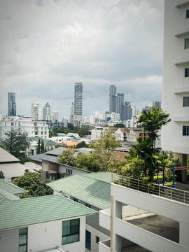 1 ห้องนอน | 1 ห้องน้ำ | BTS Phrom Phong | 50 ตร.ม. | 20,000 บาท/เดือน | ชั้น 8 — Supalai Place Sukhumvit 39 กรุงเทพฯ