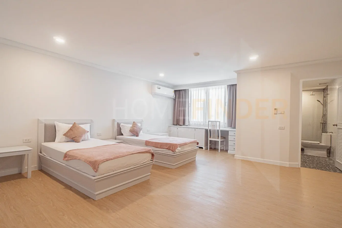 รูป Oriental Towers 4 bedrooms, for rent - รูปที่ 9/12