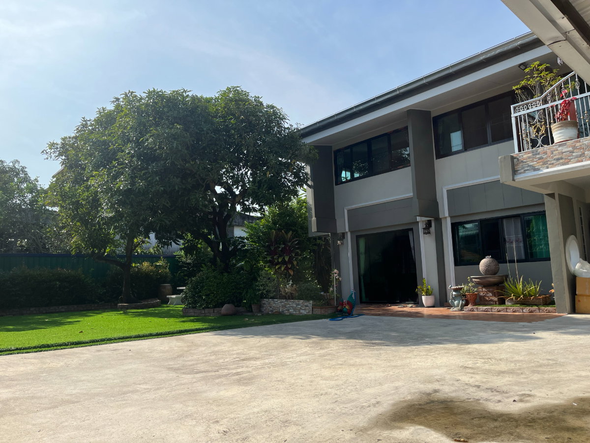 รูป บ้านเดี๋ยวขายราคาพิเศษ ขนาด 143 ตรว. 5 นอน 4 น้ำบรรยากาศเงียบสงบ ในซอยรามคำแหง118 ใกล้ศูนย์นันทนาการเขตสะพานสูงและรถไฟฟ้าสีส้มสถานีสัมมากร - รูปที่ 1/17